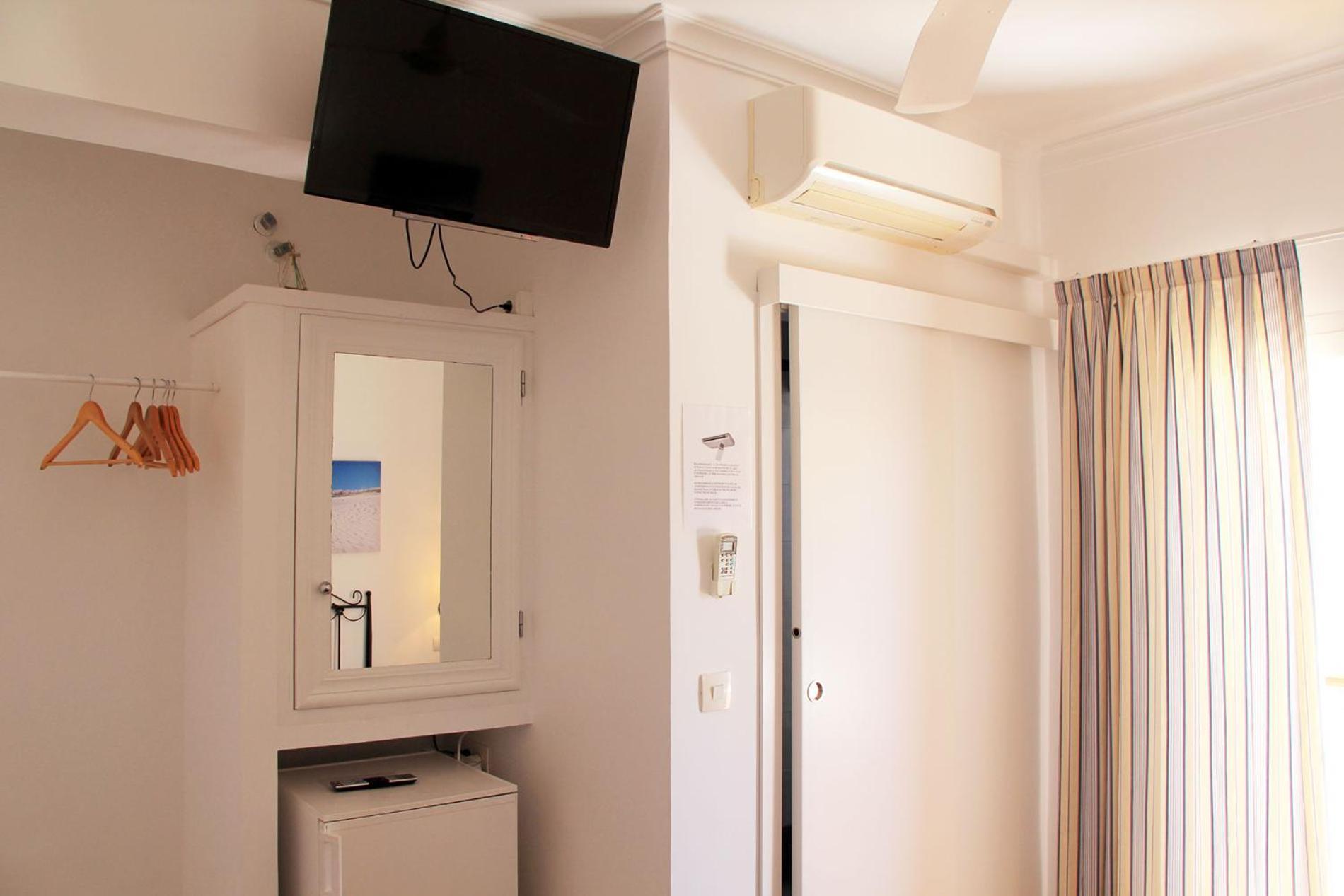 Hostal Alemania เอสปุญอลส์ ภายนอก รูปภาพ